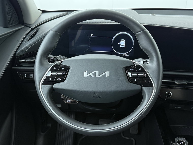 Vehicle Image 38
