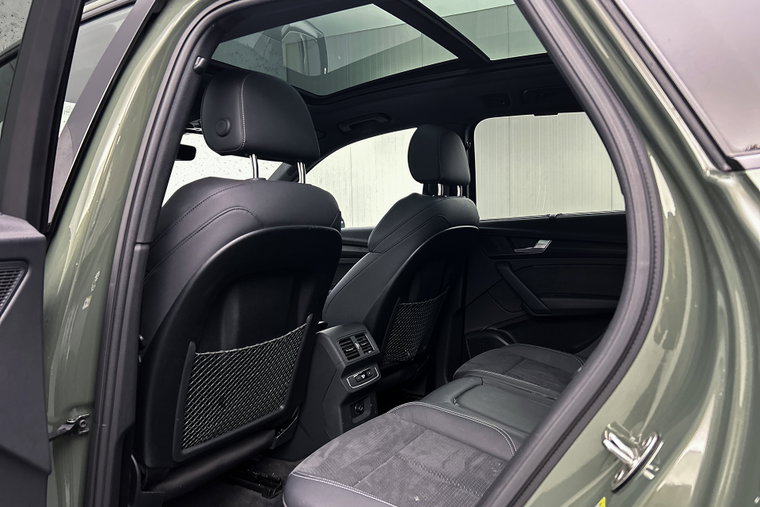 Vehicle Image 13