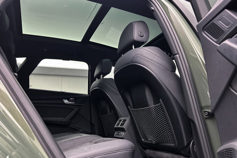 Vehicle Image 15