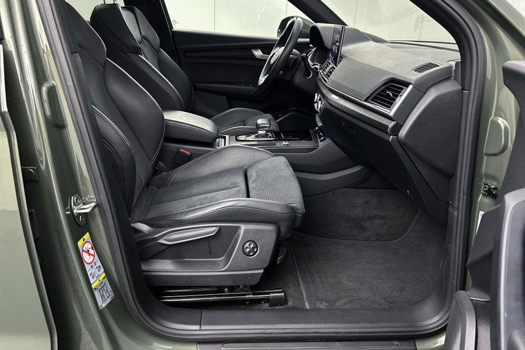Vehicle Image 30