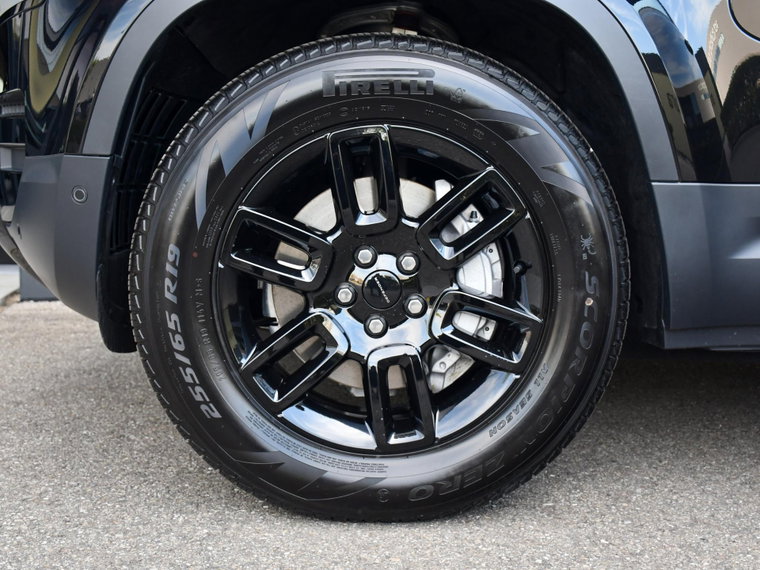 Vehicle Image 30
