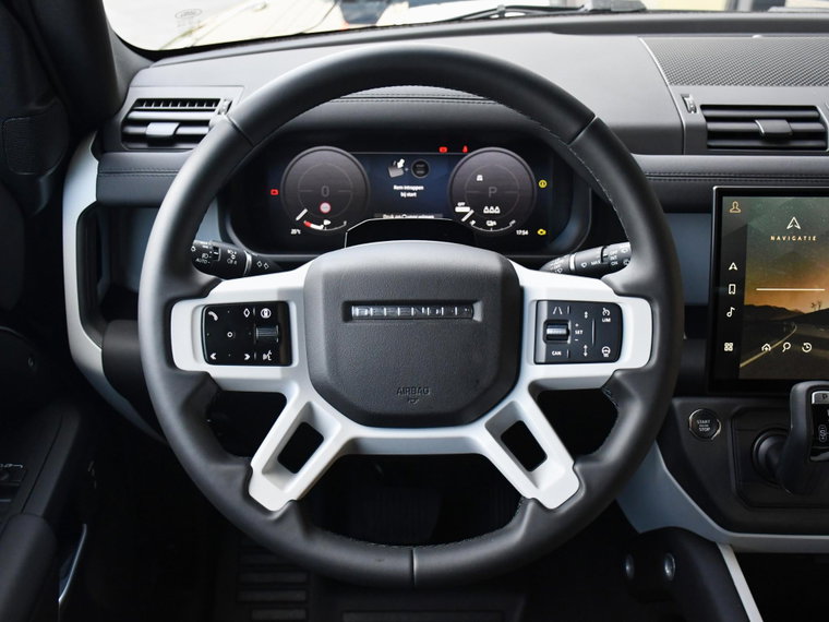 Vehicle Image 32
