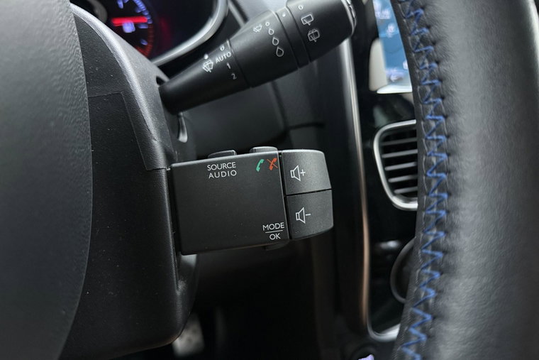 Vehicle Image 33