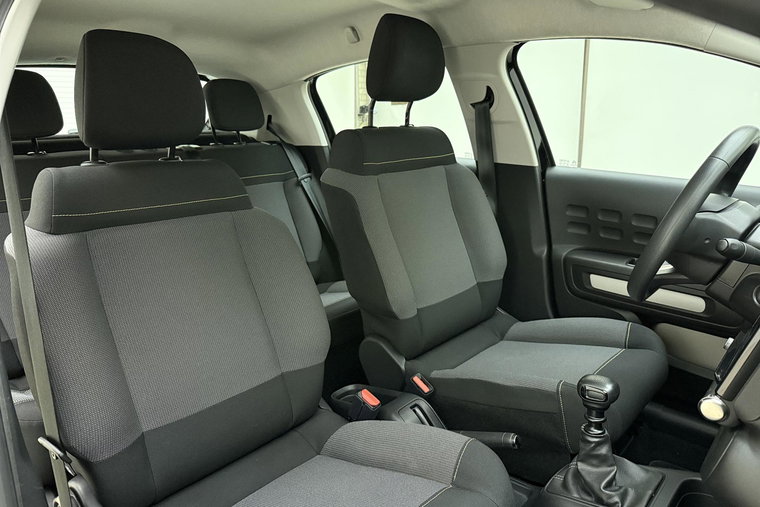 Vehicle Image 13