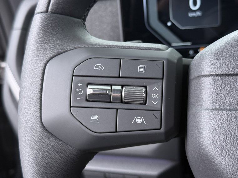Vehicle Image 26