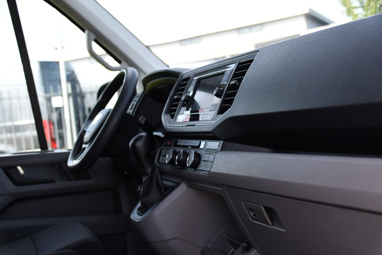 Vehicle Image 25