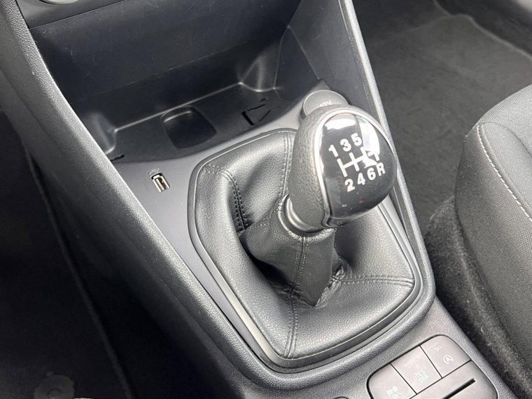 Vehicle Image 28
