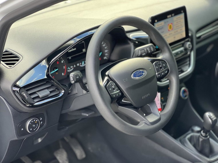 Vehicle Image 32