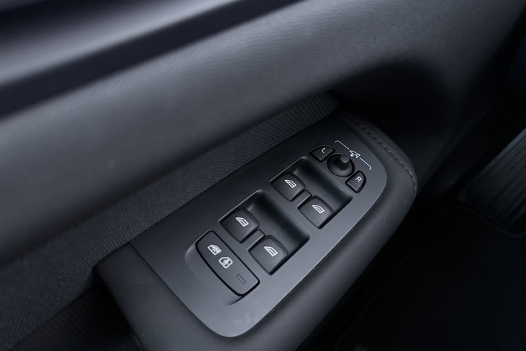 Vehicle Image 48