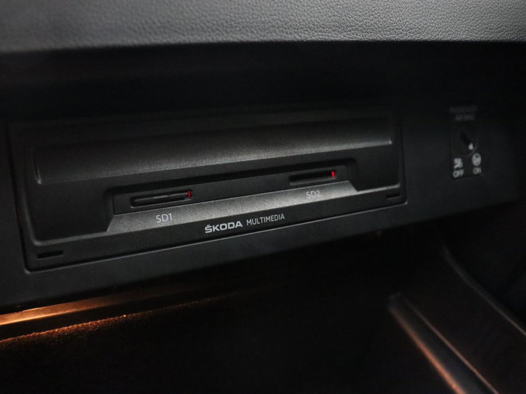 Vehicle Image 28