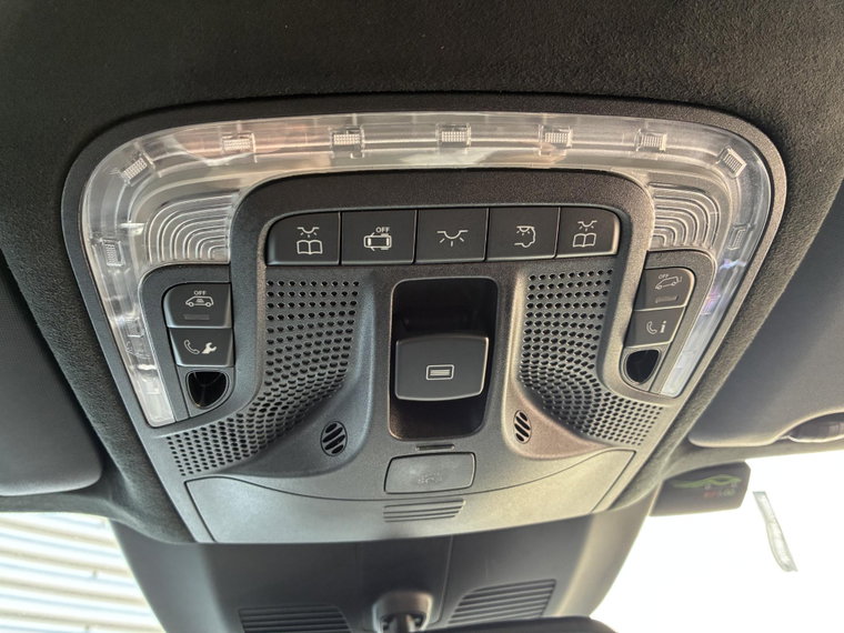 Vehicle Image 35