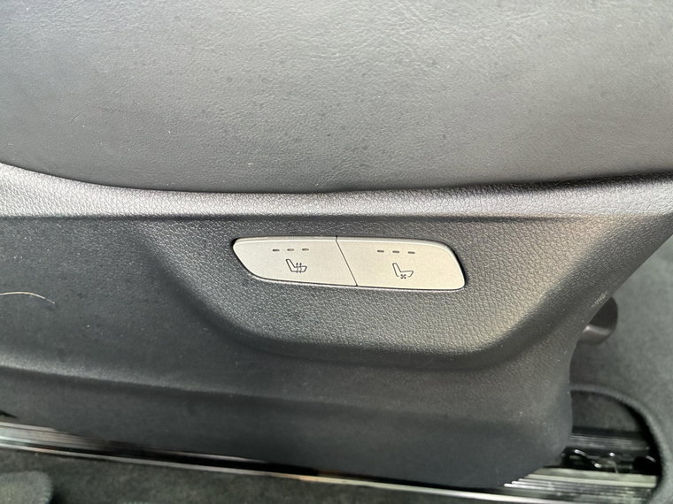 Vehicle Image 40