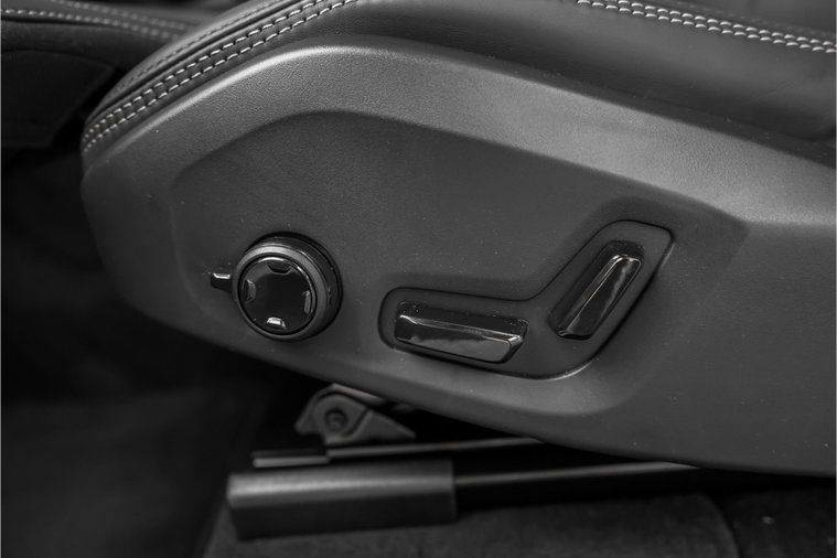 Vehicle Image 42