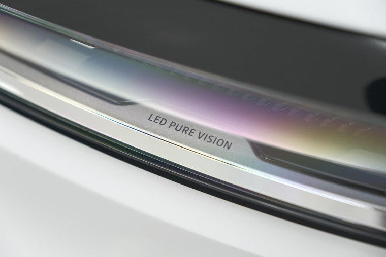 Vehicle Image 11