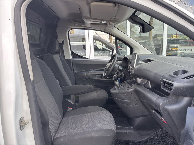 Vehicle Image 22