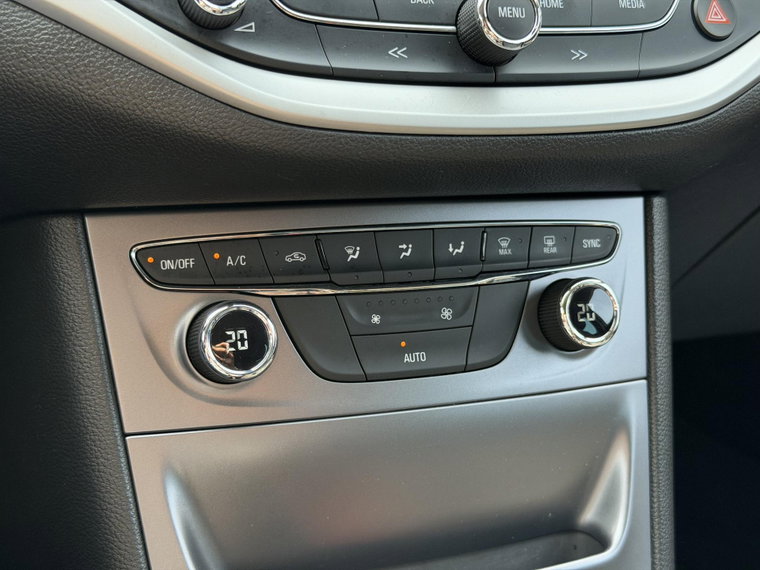 Vehicle Image 26