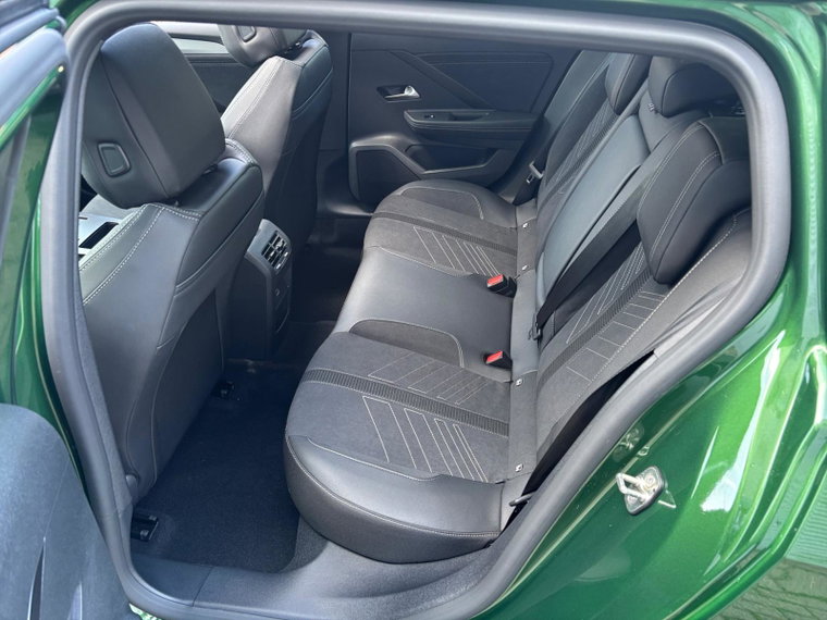 Vehicle Image 26