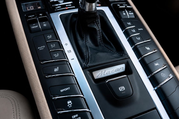 Vehicle Image 19