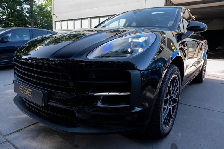 Vehicle Image 32