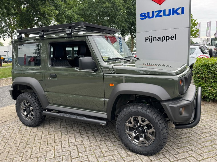 Vehicle Image 12