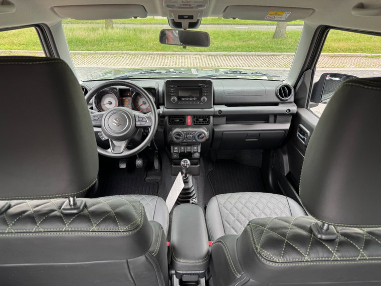 Vehicle Image 28