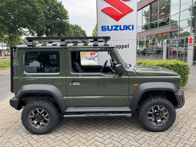 Vehicle Image 11