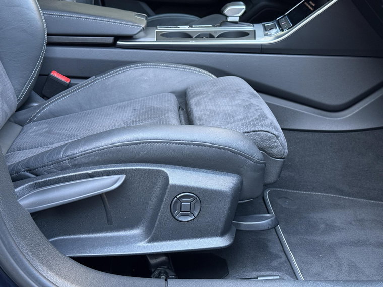 Vehicle Image 33