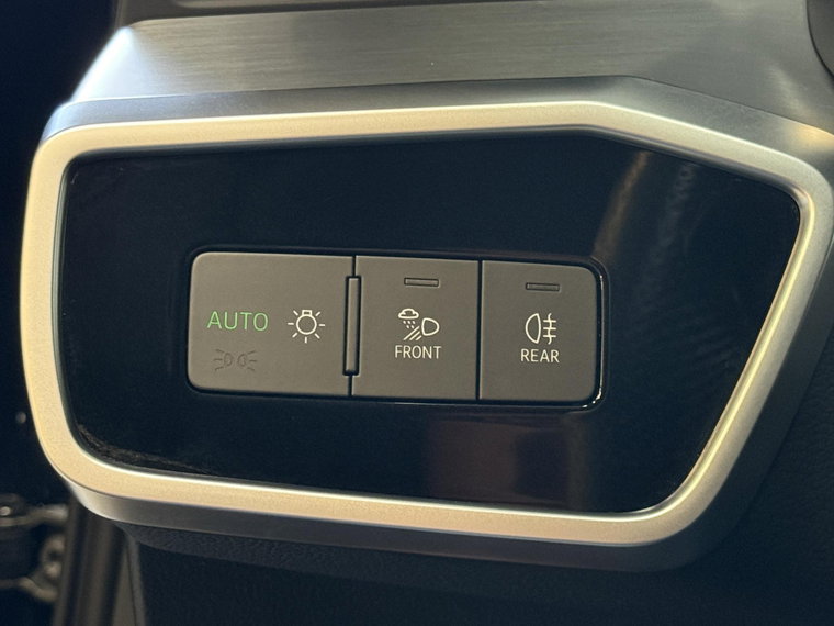 Vehicle Image 36