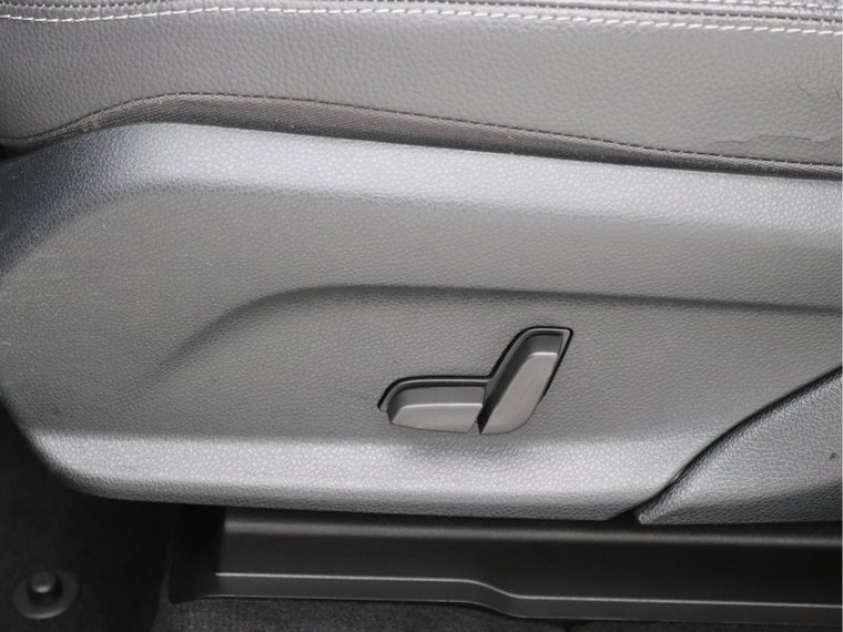 Vehicle Image 28