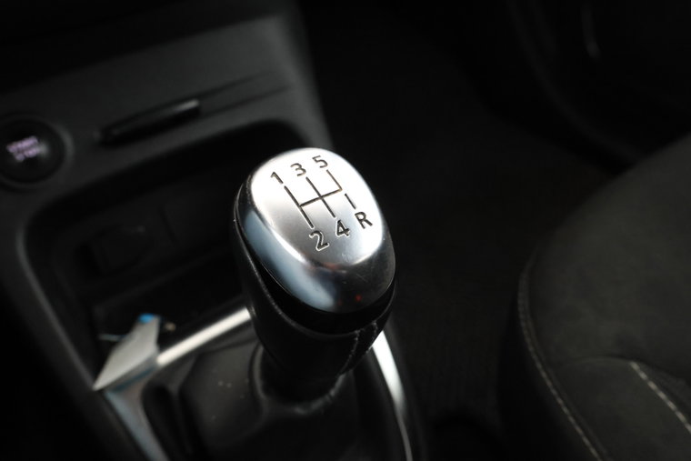 Vehicle Image 25
