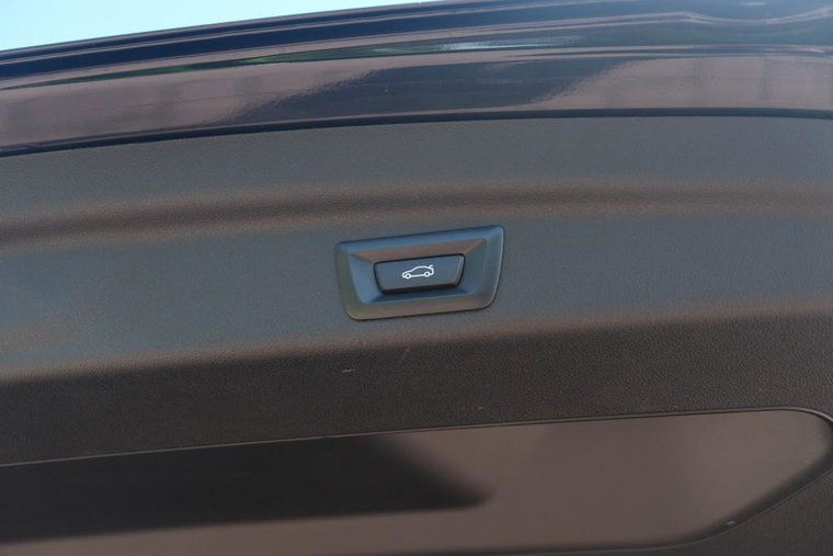 Vehicle Image 27