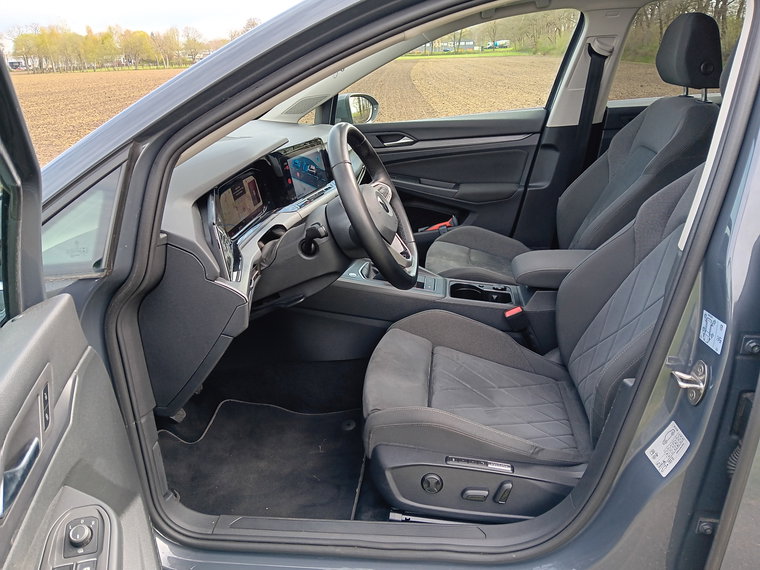 Vehicle Image 48