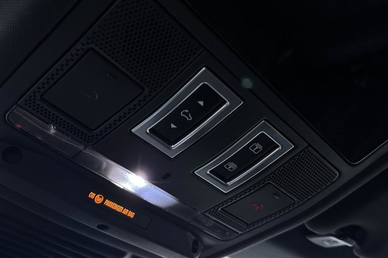 Vehicle Image 30