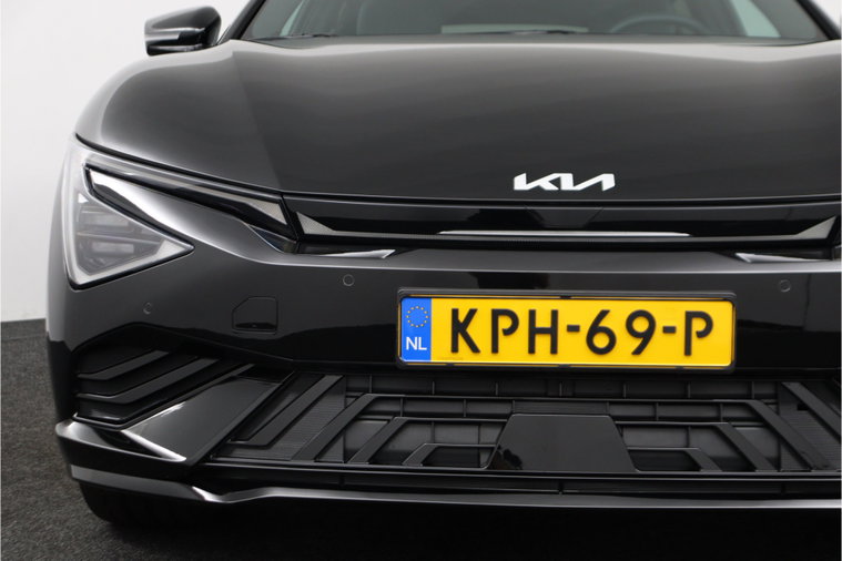 Vehicle Image 38