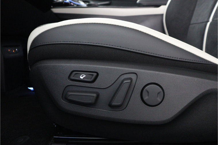Vehicle Image 48