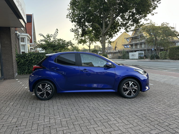 Vehicle Image 10