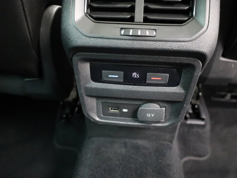 Vehicle Image 40