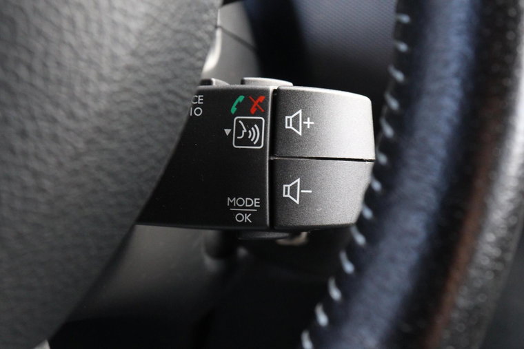 Vehicle Image 24
