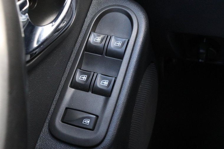 Vehicle Image 28