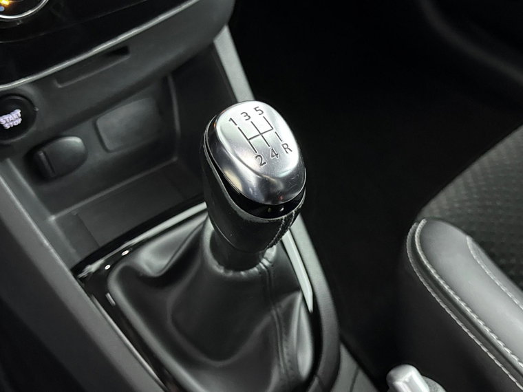 Vehicle Image 23