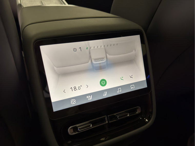 Vehicle Image 38