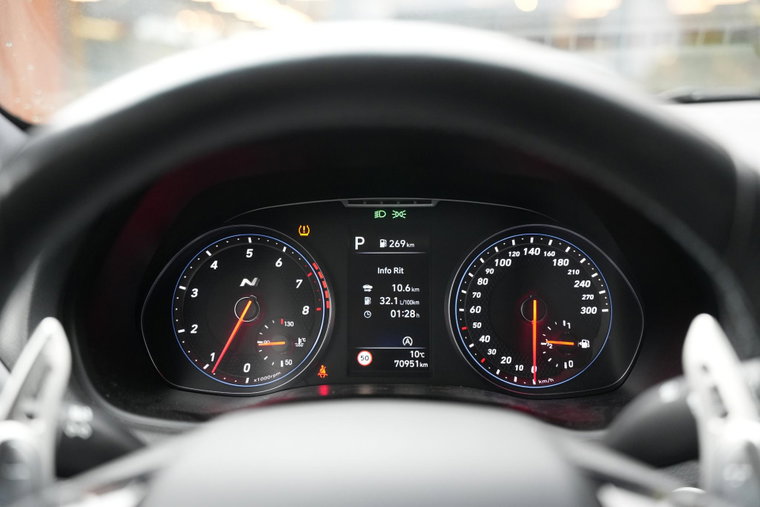 Vehicle Image 25
