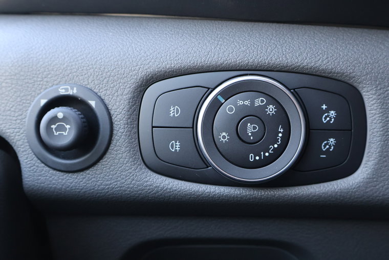 Vehicle Image 32