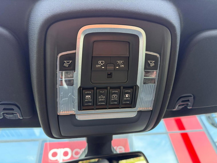 Vehicle Image 26