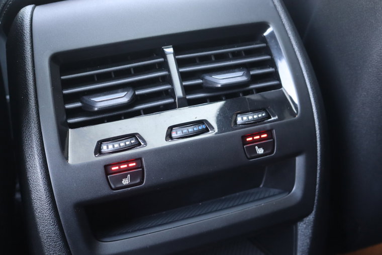 Vehicle Image 27