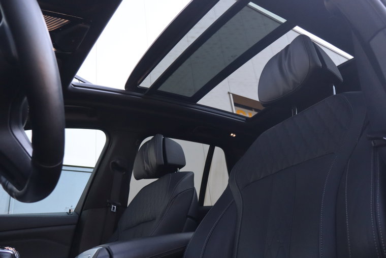 Vehicle Image 38