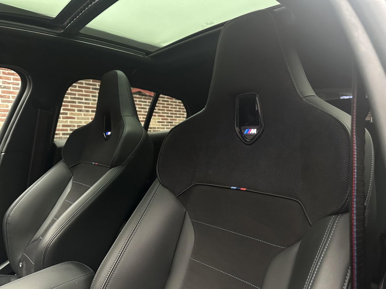 Vehicle Image 24