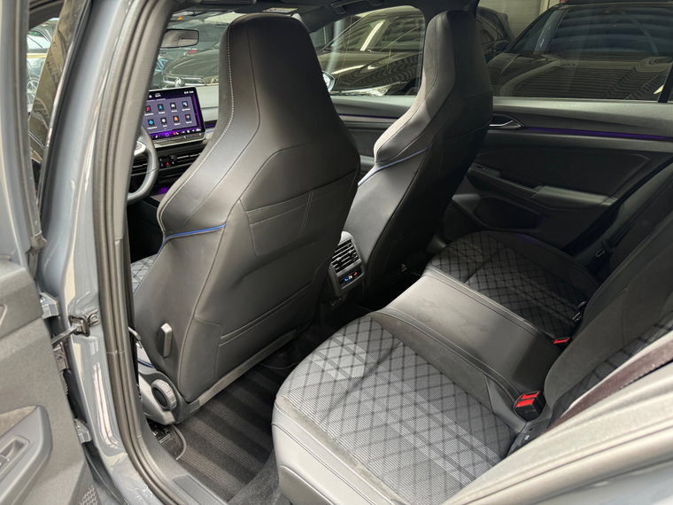 Vehicle Image 36
