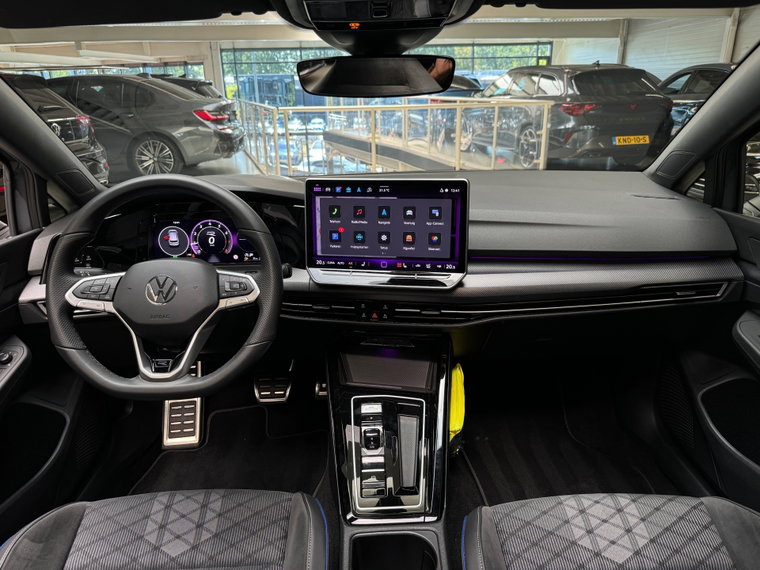 Vehicle Image 37