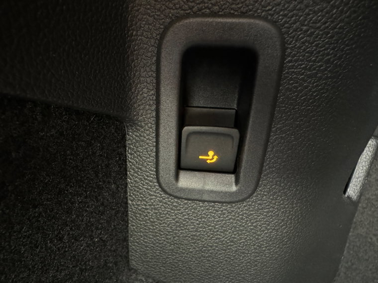 Vehicle Image 40